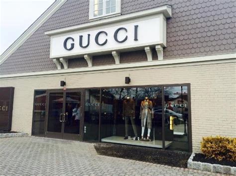 gucci outlet woodbury commons reviews.